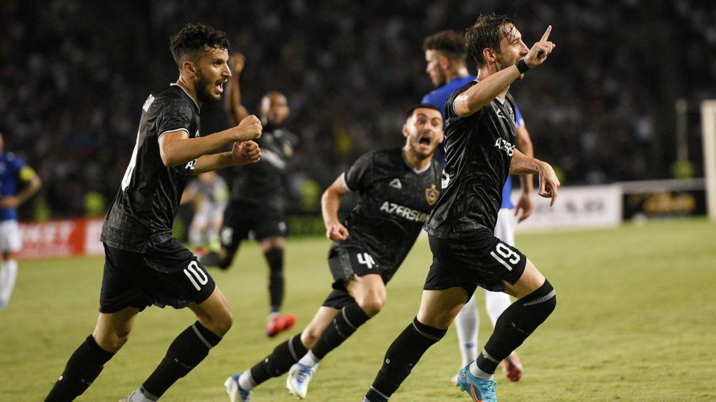 "Qarabağ" yenə də irəlilədi