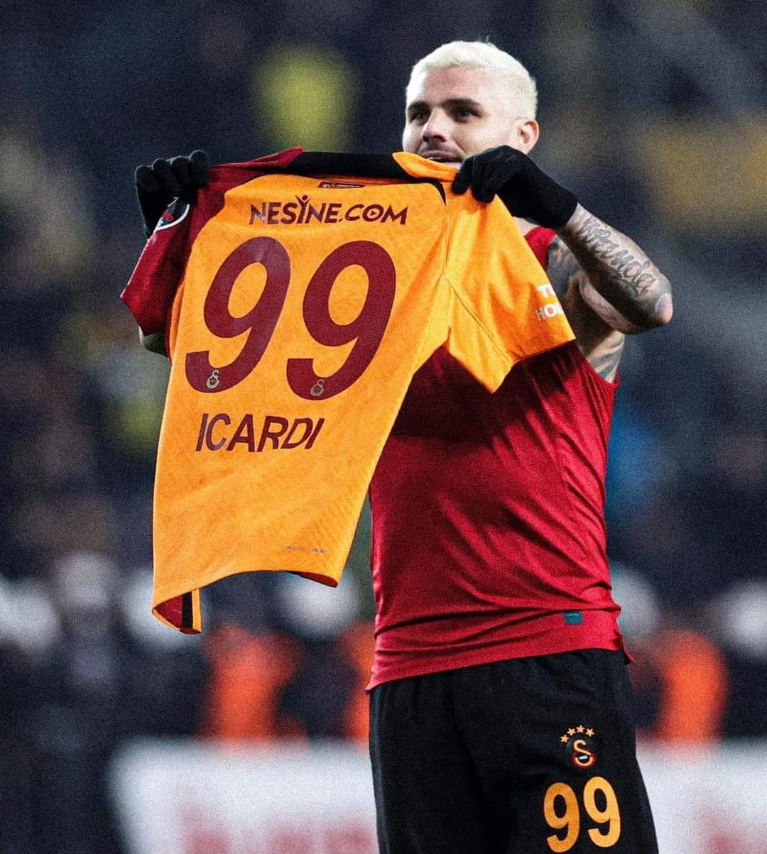 İstanbul derbisində "Qalatasaray" sevindi
