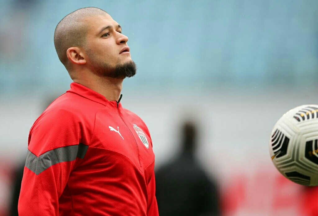 Azərbaycanlı futbolçu baş məşqçisini "razborka"ya çağırdı