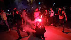 Səhərə qədər atəşfəşanlıq etdilər: Yata bilmədilər – FOTO 2 Səhərə qədər atəşfəşanlıq etdilər: Yata bilmədilər – FOTO
