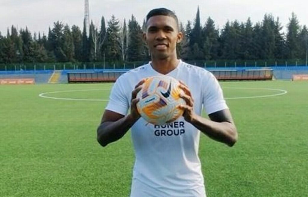 Panamalı futbolçu Azərbaycan klubu ilə müqavilə imzaladı