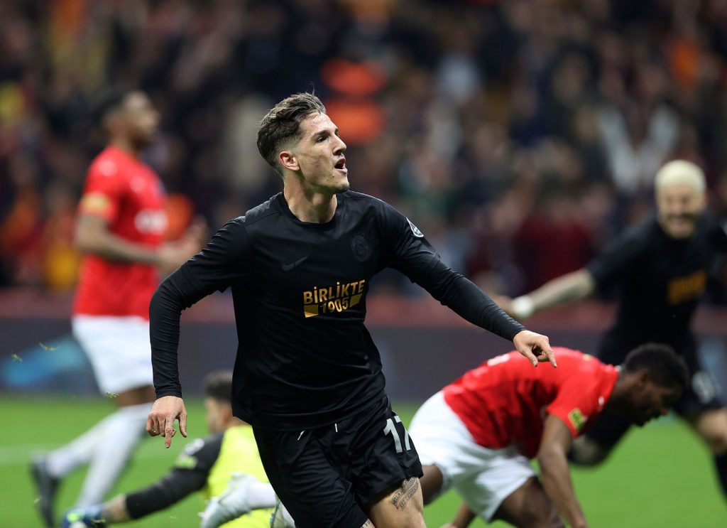 Qalatasaray”ın oyununda mistik anlar – FOTO