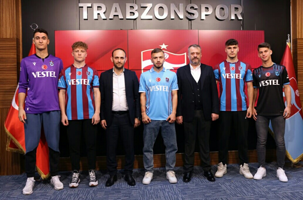 Beş futbolçu ilə yeni müqavilə