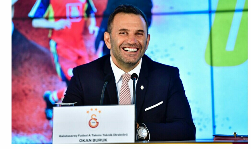 Baş məşqçisi ilə 4 illik müqavilə imzalayacaq