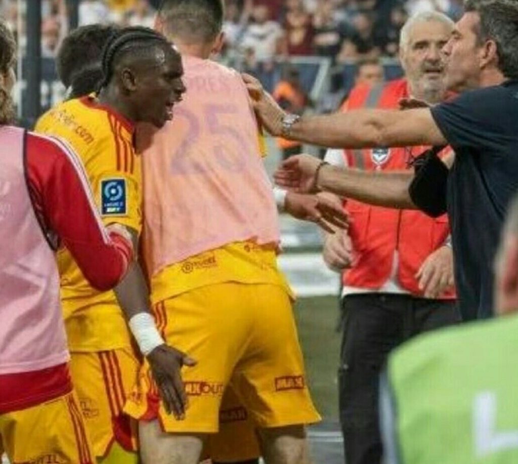 Azarkeşə 2 il həbs cəzası