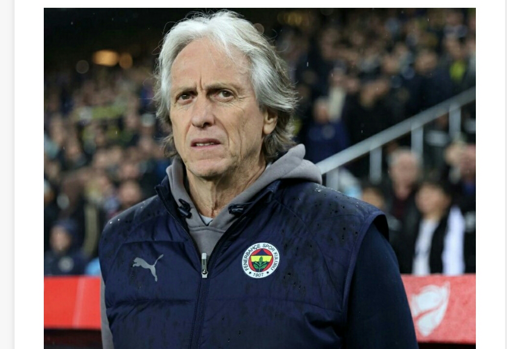 "Fənərbaxça"nın baş məşqçisi istefa verdi