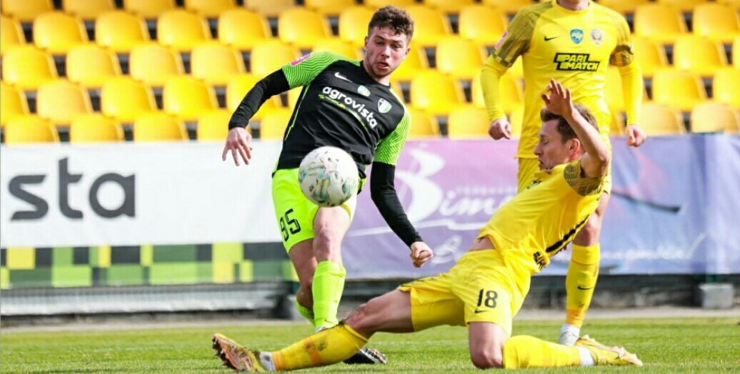 Emil klubundan ayrıldı