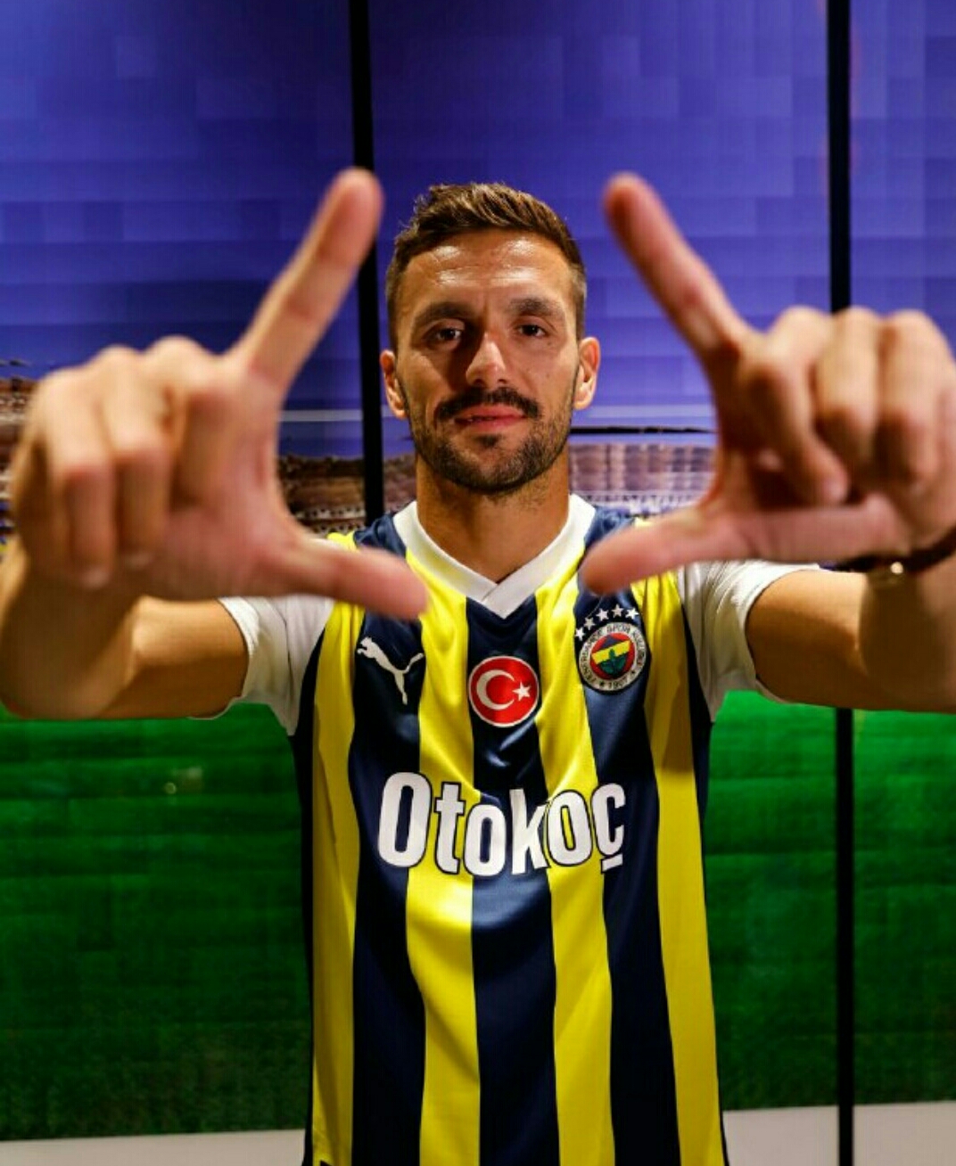 Tadiç "Fənərbağça"da - Rəsmi