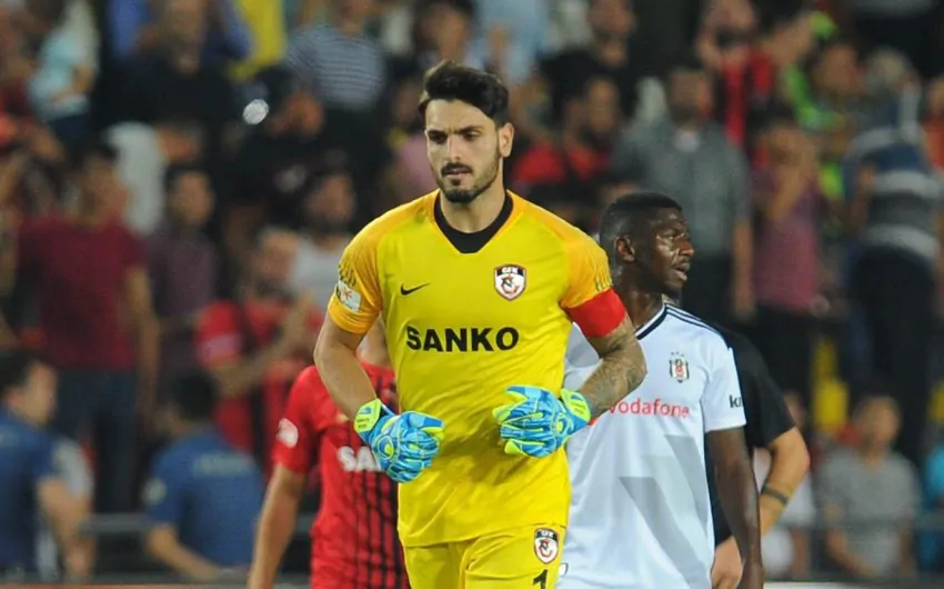 Sabiq "Beşiktaş"lı "Qalatasaray"da