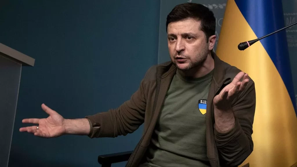 “Olimpiakos”un stadionunda “Zelenski diktator” yazıldı – VİDEO