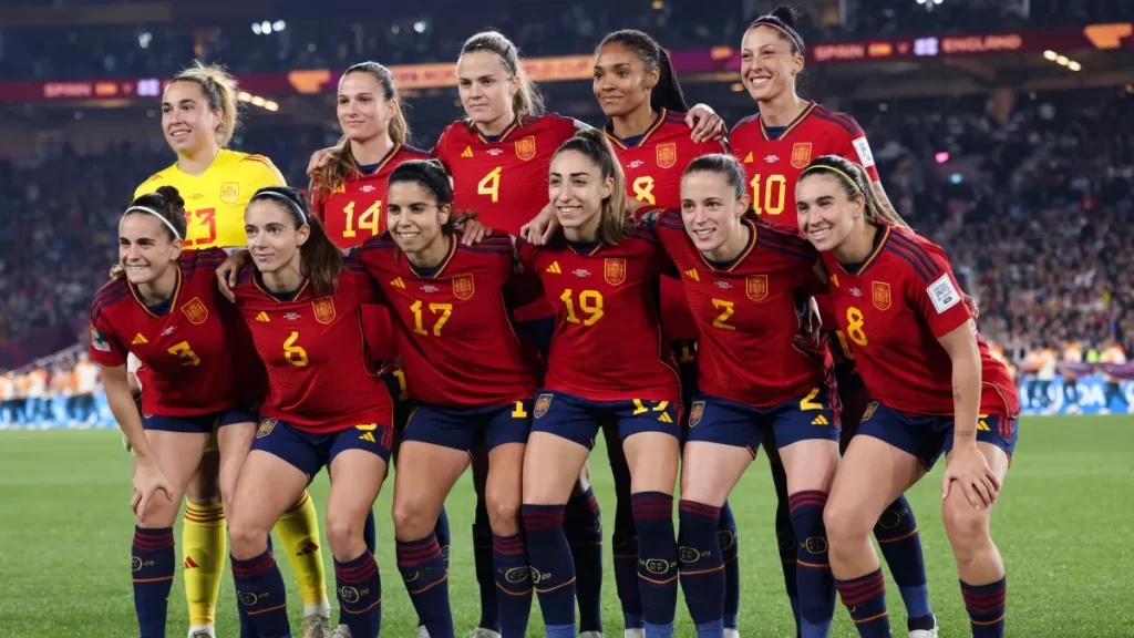Qadın futbolçuları məhkəməyə verəcəklər