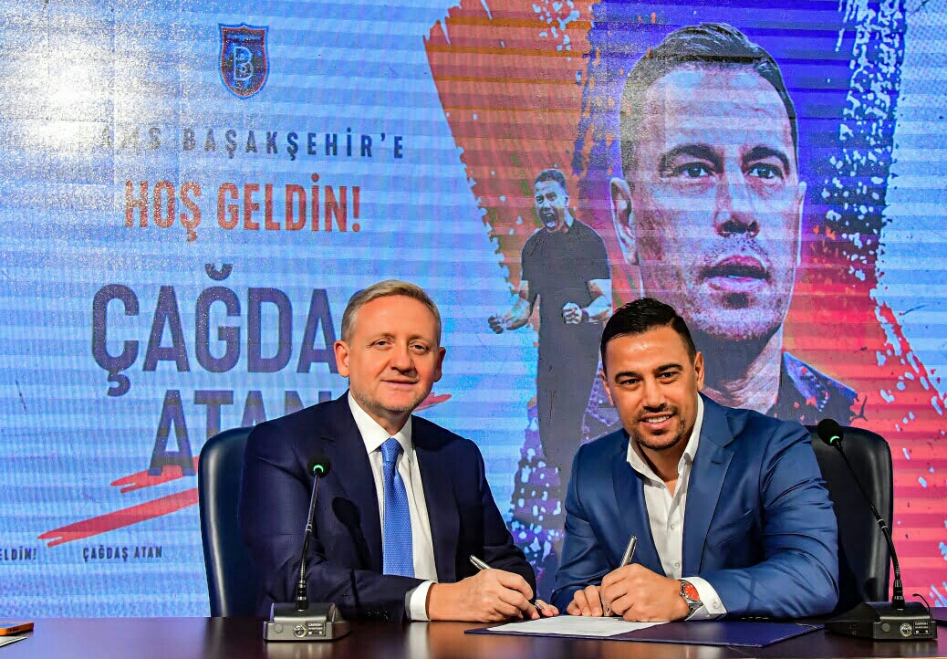 "Başakşəhər"də yeni baş məşqçi