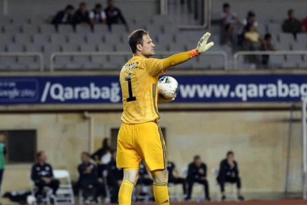 Sabiq "Qarabağ"lı "od püskürdü"