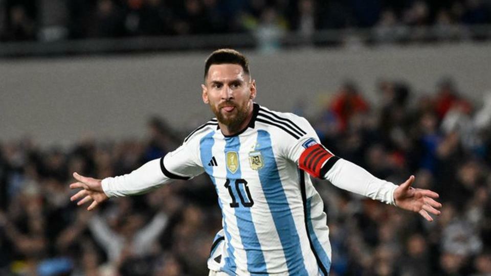 Messi Argentinaya qələbəni belə qazandırdı - VİDEO