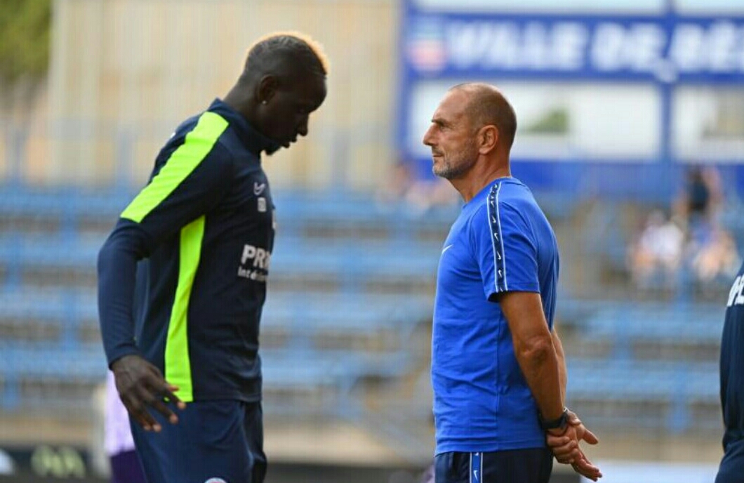 Erməni baş məşqçi ilə futbolçu arasında dava olub