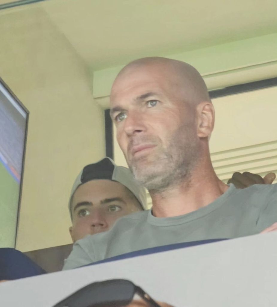Zidan onlarla görüşdü, bu yarışda iştirak etdi – FOTO