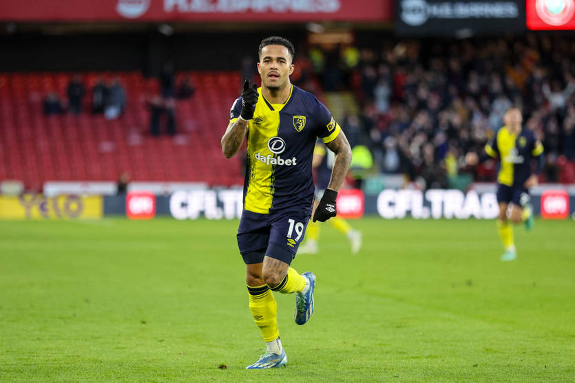 21-ci əsrd bunu bacaran ikinci futbolçu oldu