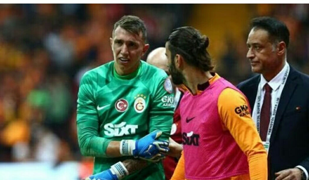 "Qalatasaray"da Muslera şoku