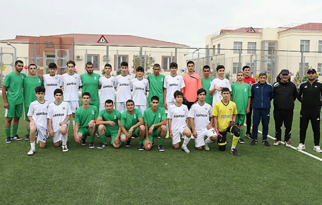 "Qarabağ" məhkumlarla futbol oynadı