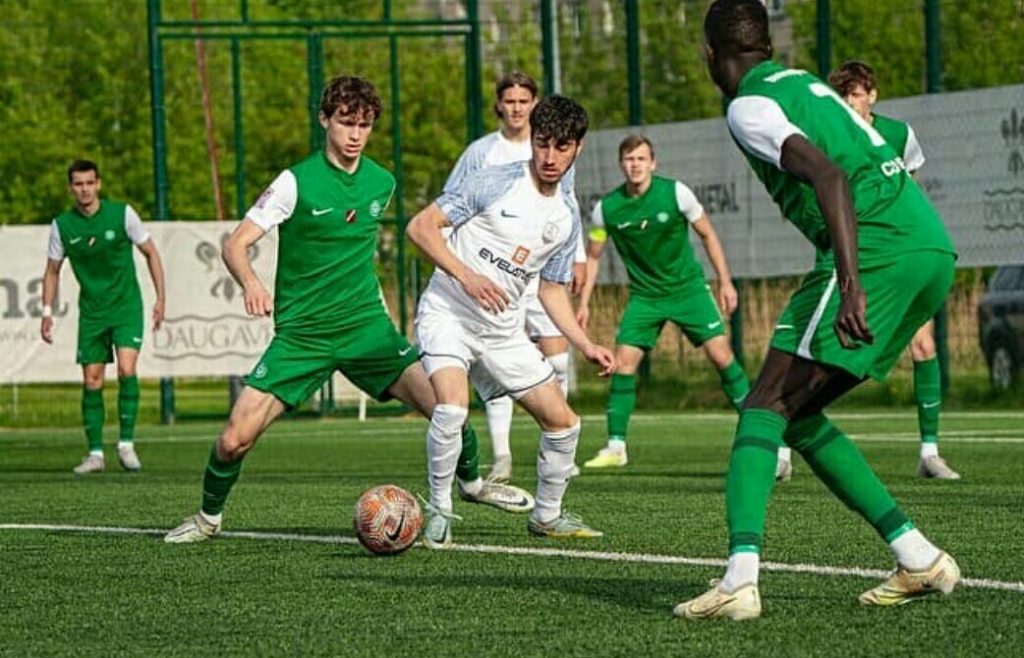Azərbaycanlı futbolçu 60 dəqiqə oynadı