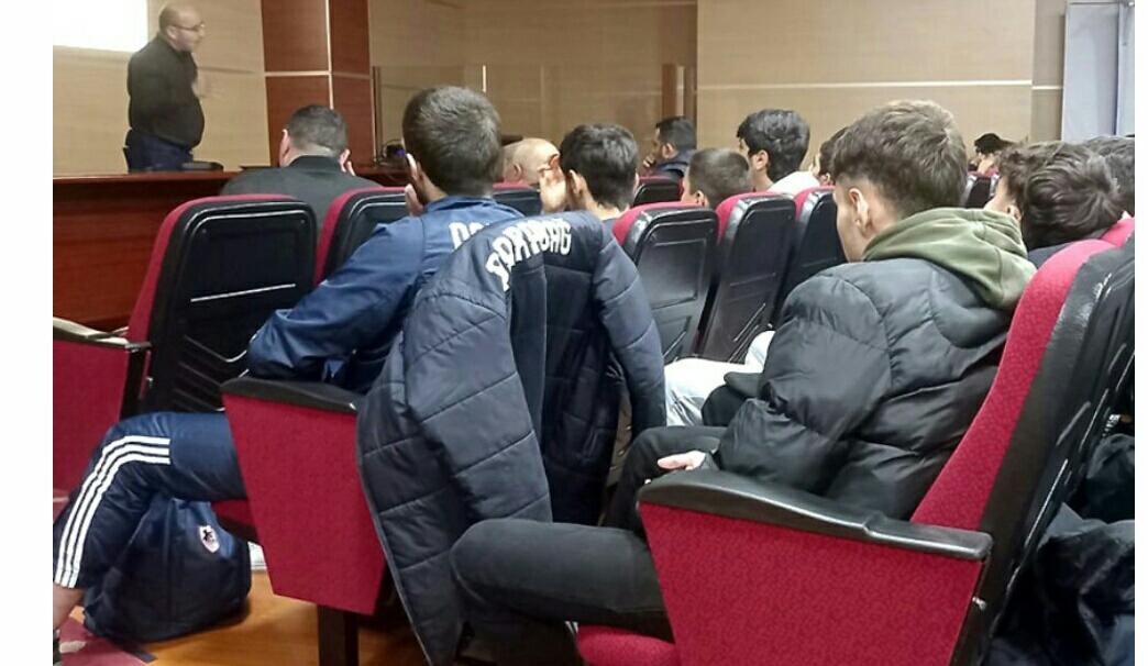 “Qarabağ” akademiyasının komandalarına danışılmış oyunlarla bağlı seminar keçirilib