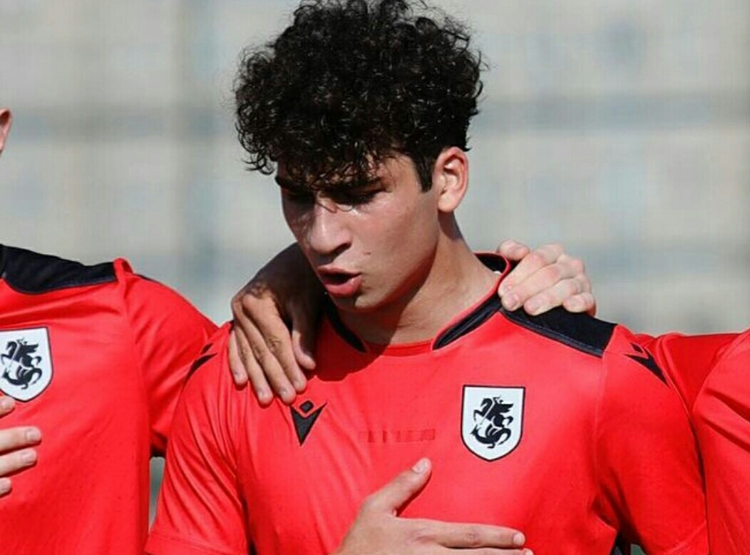 19 yaşlı gürcü futbolçu A Seriyası klubunda