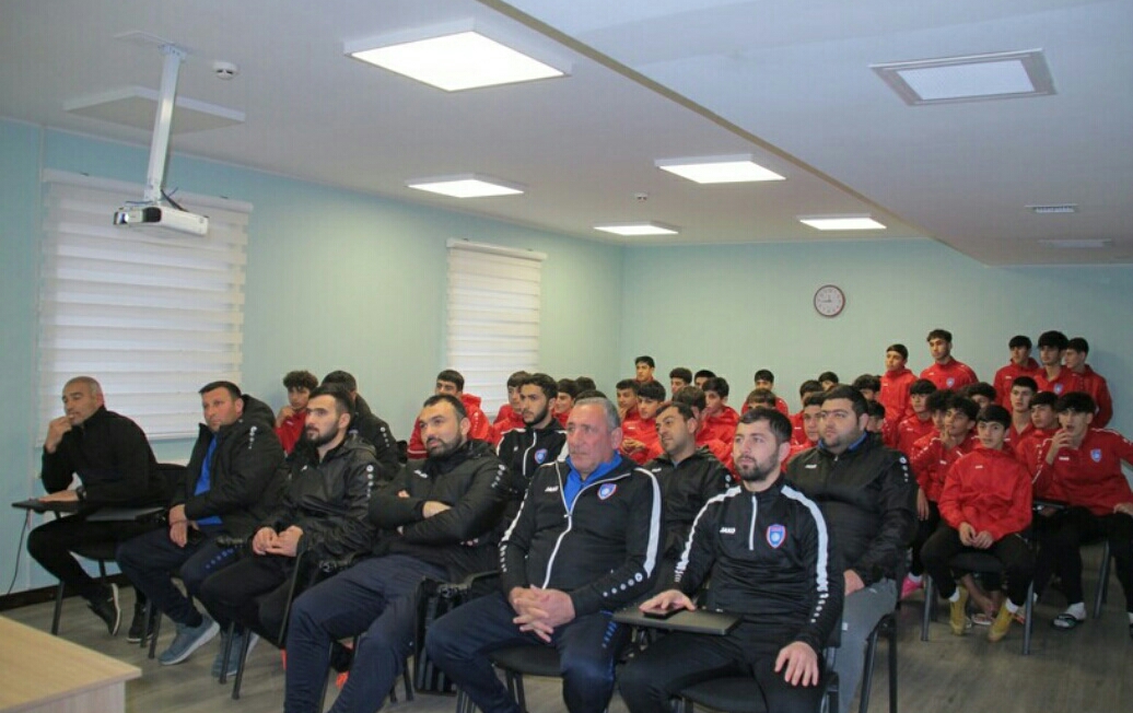 “Turan Tovuz”un akademiyasının məşqçi və futbolçu heyətinə seminar keçirilib