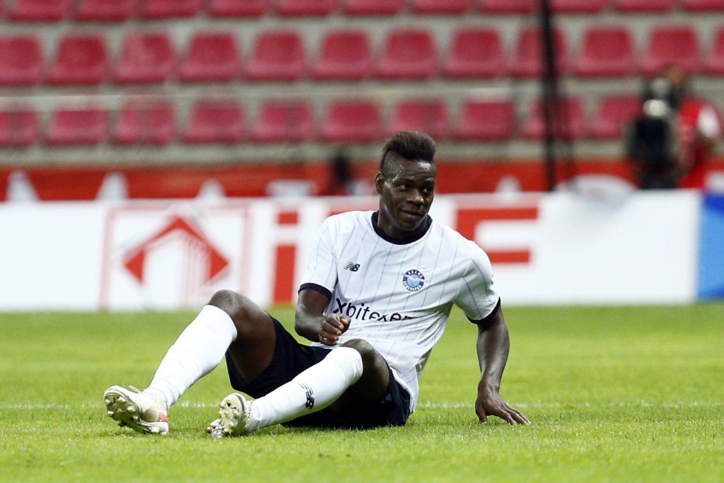 Balotelli yenə dinc dayanmır