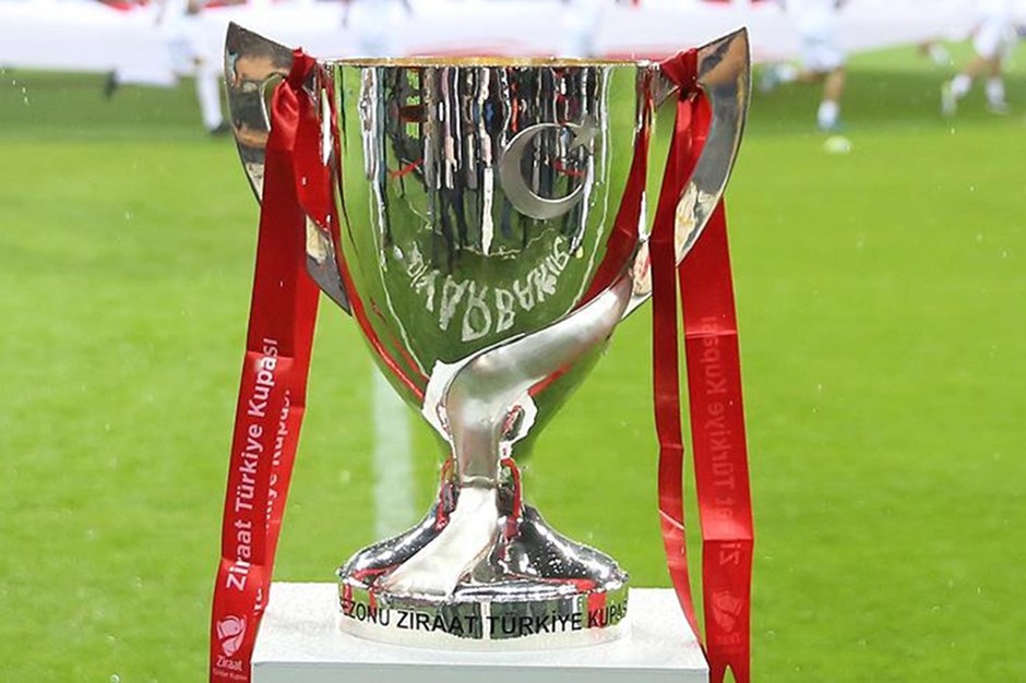 "Beşiktaş" və "Trabzonspor" mərhələ adladı