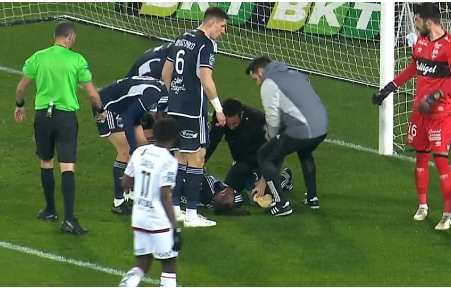Başından zərbə alan futbolçunu süni komaya saldılar ki...