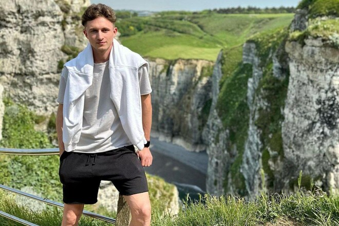 Futbolçu şəhər merini tənqid etdi: Bu tualetlərə görə - FOTO
