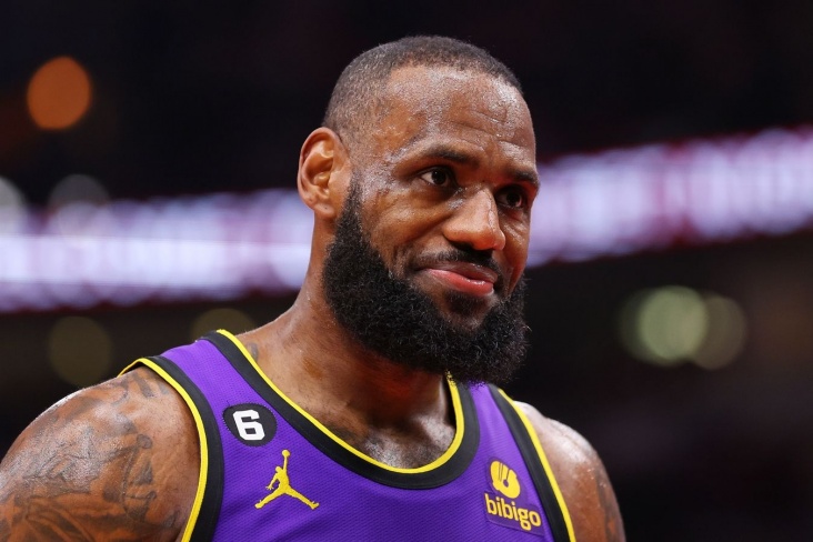 Lebrondan onunla şəkil çəkdirmək istəyən yeniyetməyə qarşı kobudluq – VİDEO