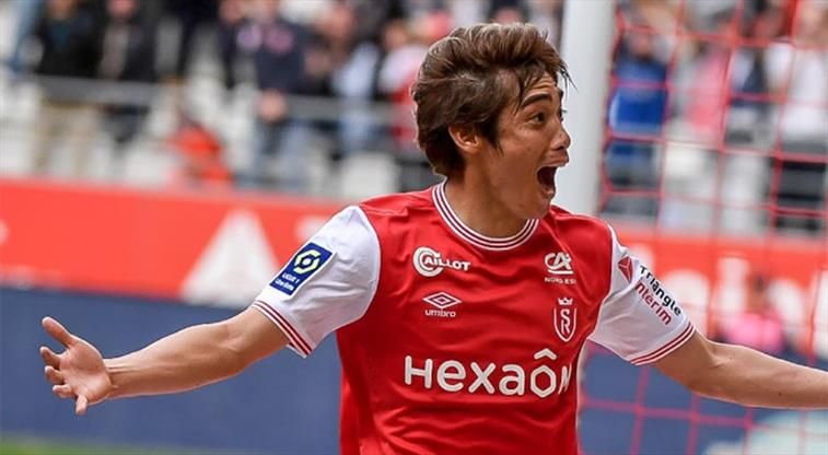 Futbolçu ikiqat zorlamada ittiham olunur