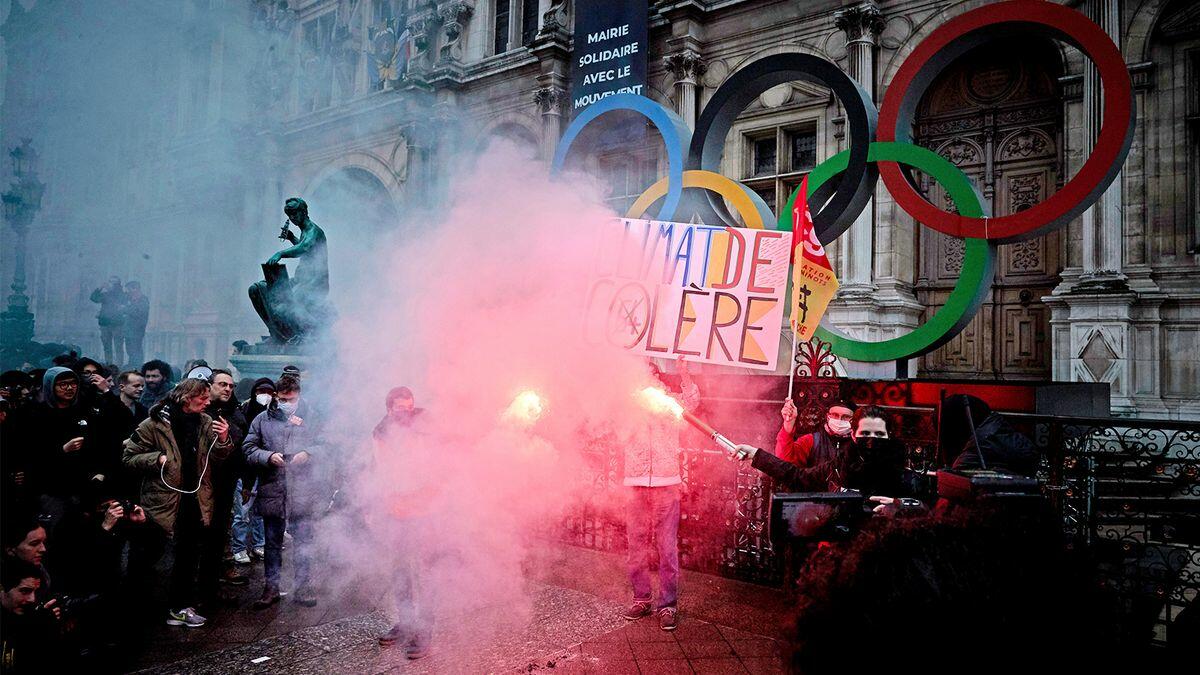 Qaradərili müğənni olimpiadada oxumaq təklifi aldı: İrqçi Fransa qarışdı