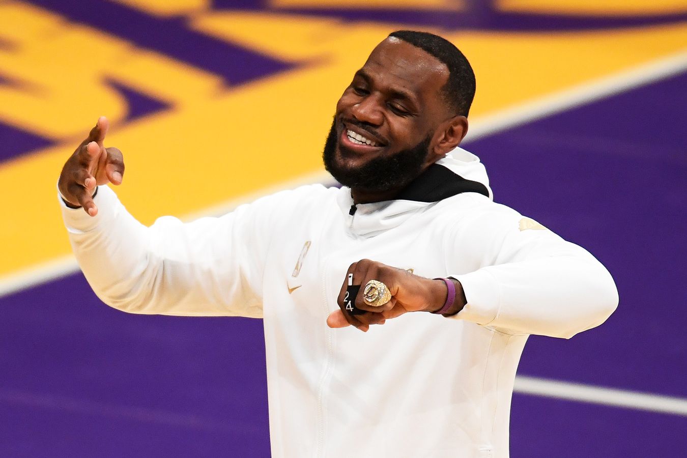 Lebron Ceyms Kobe Brayantı ötdü