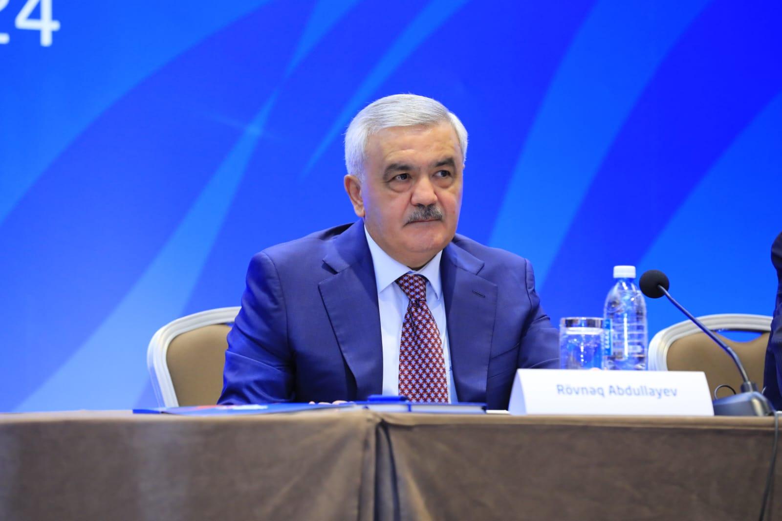 Rövnəq Abdullayev "öldüyünü" etiraf etdi: Yaşasın yeni kral