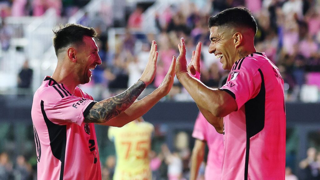 Messi və Suares həyat yoldaşları ilə yaxtada belə dincəlirlər – FOTO
