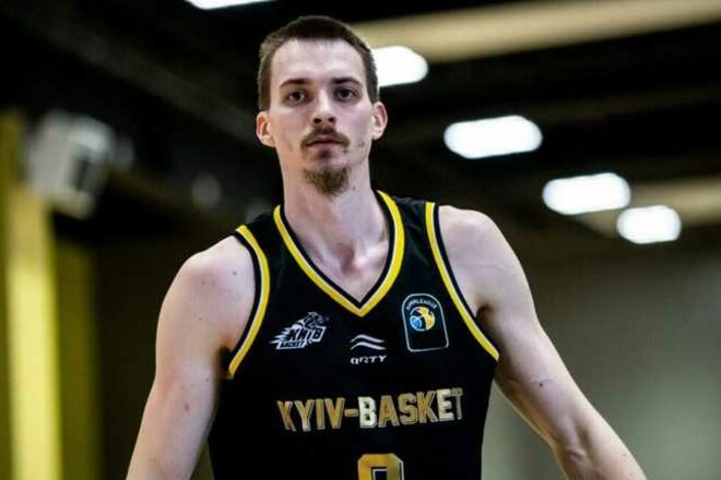 Ukraynalı basketbolçu ölkədən qaçarkən saxlanıldı