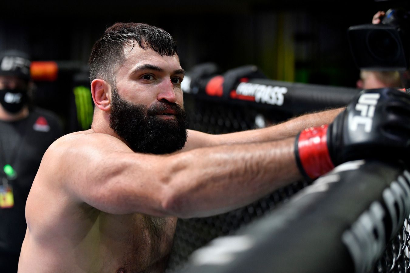 UFC tarixinin antirekordunu təkrarladı