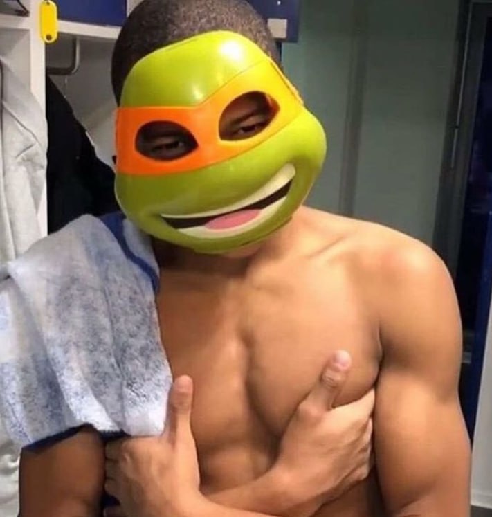 Azarkeşlər burnu sınan Mbappe ilə zarafatlaşdılar - FOTOLAR 2 Azarkeşlər burnu sınan Mbappe ilə zarafatlaşdılar - FOTOLAR
