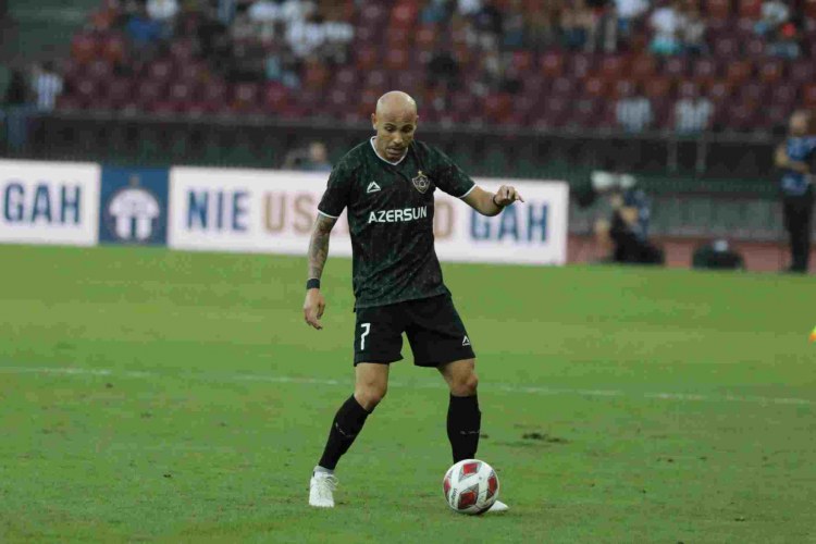 "Qarabağ" Almeyda ilə bağlı qərar qəbul etdi