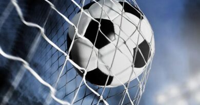 Bu ölkədə transseksuallara qadın futbolunda qadağa qoyulacaq