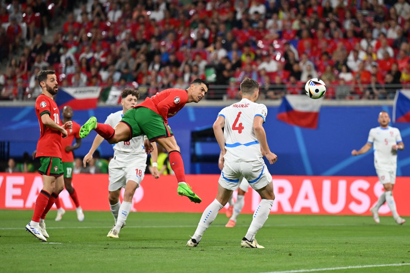 Ronaldo ilə bağlı suala qəzəbləndi: Bənzər təcrübəniz varmı?