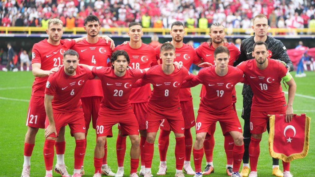 Tükiyə millisinin üzvləri qələbəni qeyd etmək üçün görün nə sifariş ediblər