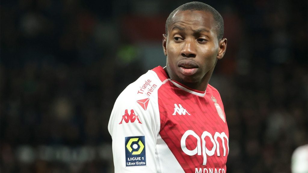 Homofobiya qalmaqalı yaradan futbolçunun aqibəti belə oldu
