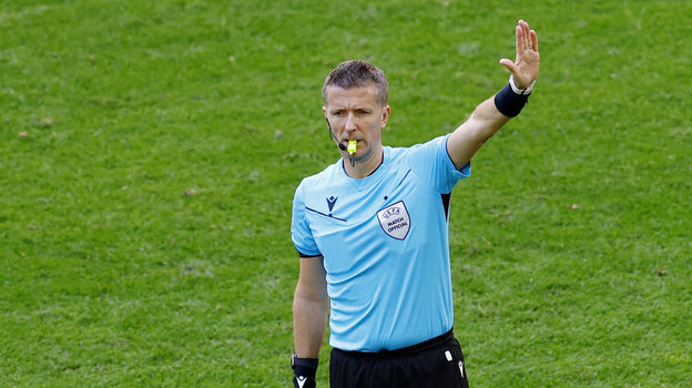 ŞOK İDDİA: UEFA prezidenti həmyerlilərinə görə tanınmış hakimin "torbasını tikib"?