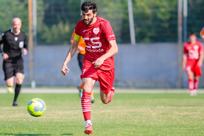 Ukraynanın tanınmış futbolçuları işğal altında olan Krımda oynayır