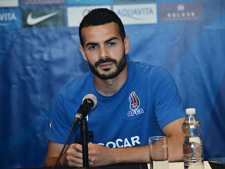 Emin Mahmudov: "Heç vaxt klubdakı problemləri milliyə gətirməmişəm"
