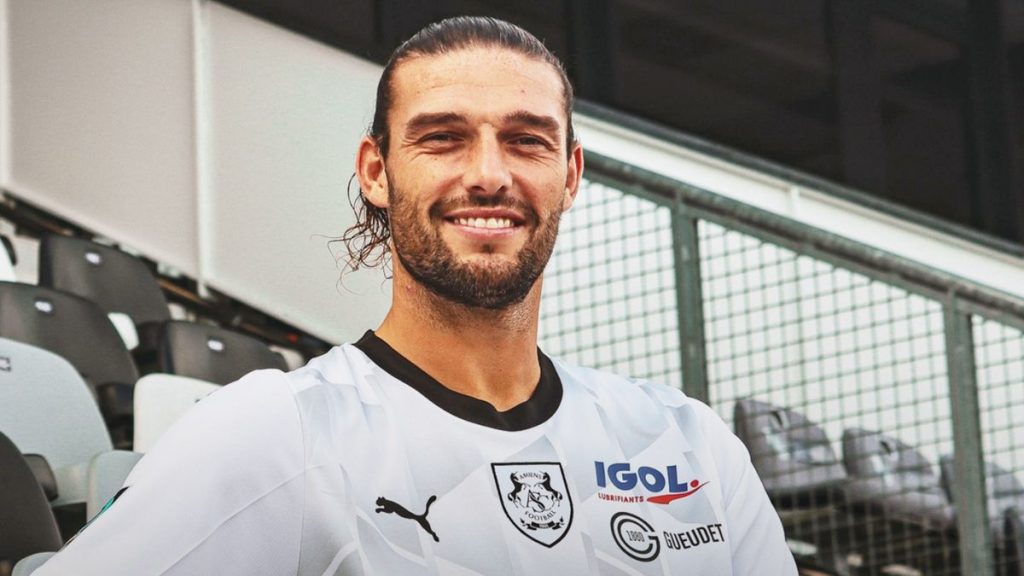 “Liverpul”un sabiq hücumçusu görün neçənci liqada oynayacaq