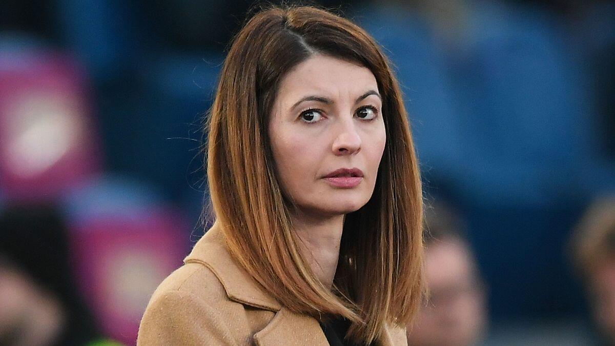 O qadın istefa verməyə məcbur oldu - Hədələnirdi